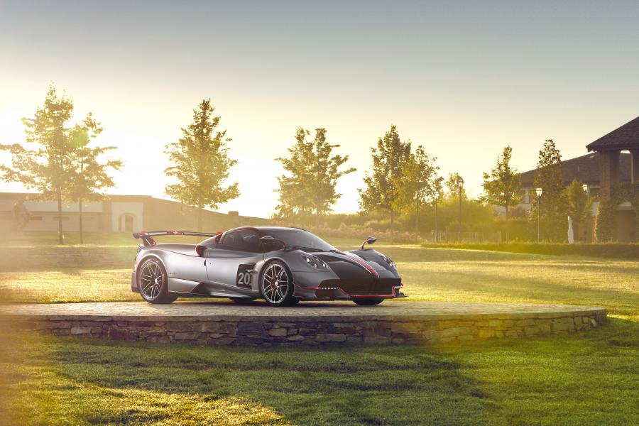  Pagani Huayra Roadster BC 2019 года  (фото 8 из 43)
